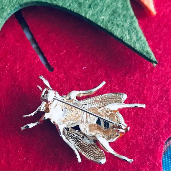 ‼️high quality enamel bee pin like Riverdale - Picture 5 of 8